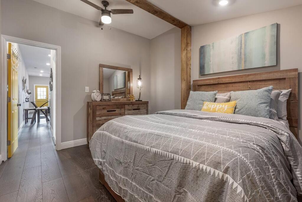 Gambino Getaway Shotgun Style Apt In The Heart Of Ybor City Tampa Exterior foto